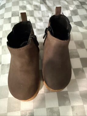 wonder nation Brown Kids Ankle Pull-On Boots with Side Buckle